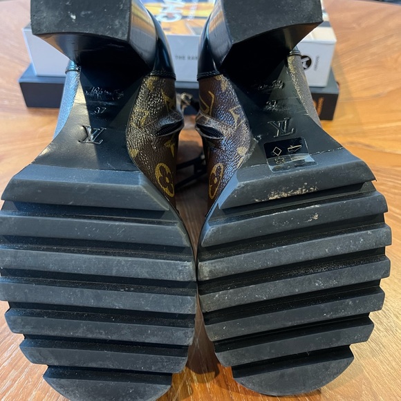 Louis Vuitton Star Trail Ankle Boot - Picture 9 of 13